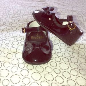 👶🏽Black patent faux leather baby shoes!👶🏽